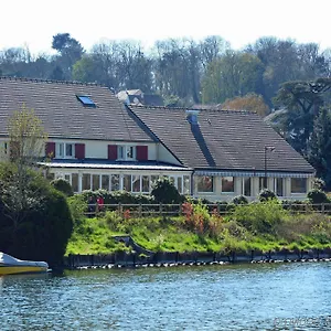 Hotel Logis - & Restaurant Des Lacs Paris Sud, Viry-Châtillon